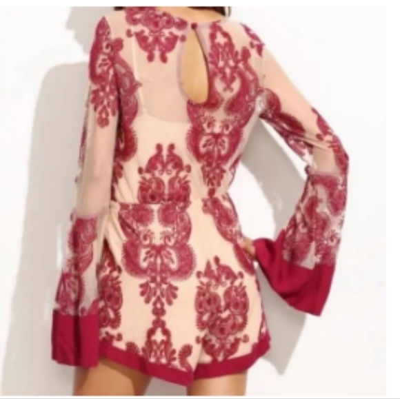 NWT MINKPINK  Sweetest Sound Floral Lace & Mesh Sleeve Romper Size Small - Picture 15 of 15